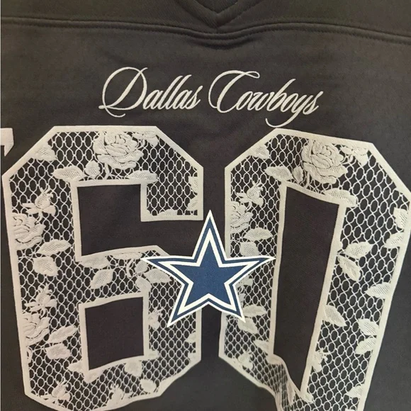 Mitchell & Ness Dallas Cowboys Women’s Cropped Jersey Size Medium NWT - Picture 2 of 5